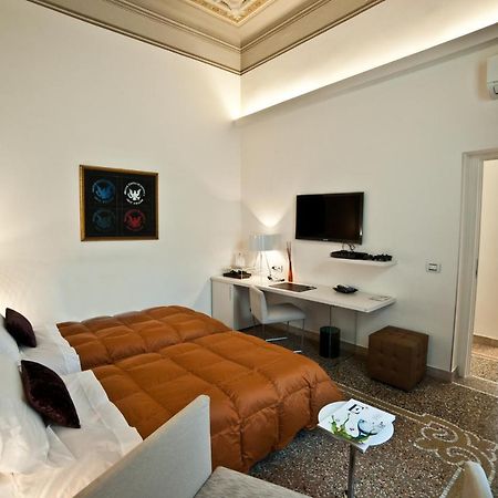 Town House Cavour Bed & Breakfast เรจโจ ดี คาลาเบีย ห้อง รูปภาพ