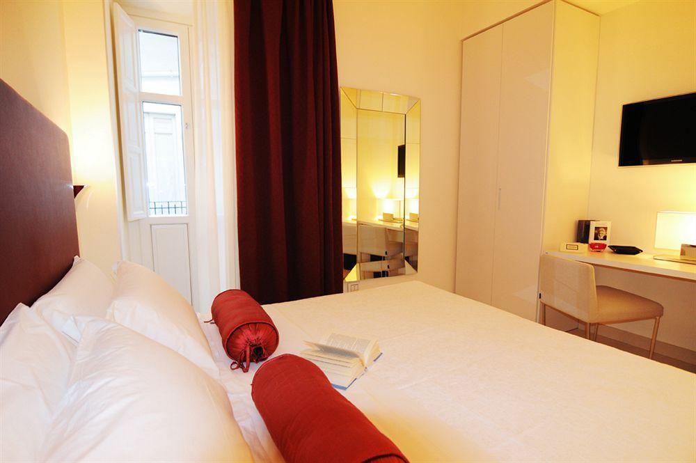 Town House Cavour Bed & Breakfast เรจโจ ดี คาลาเบีย ภายนอก รูปภาพ