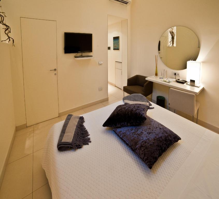Town House Cavour Bed & Breakfast เรจโจ ดี คาลาเบีย ห้อง รูปภาพ