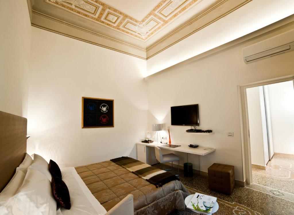 Town House Cavour Bed & Breakfast เรจโจ ดี คาลาเบีย ห้อง รูปภาพ