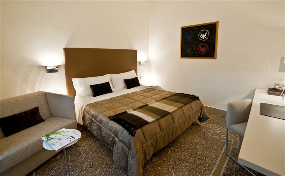 Town House Cavour Bed & Breakfast เรจโจ ดี คาลาเบีย ภายนอก รูปภาพ