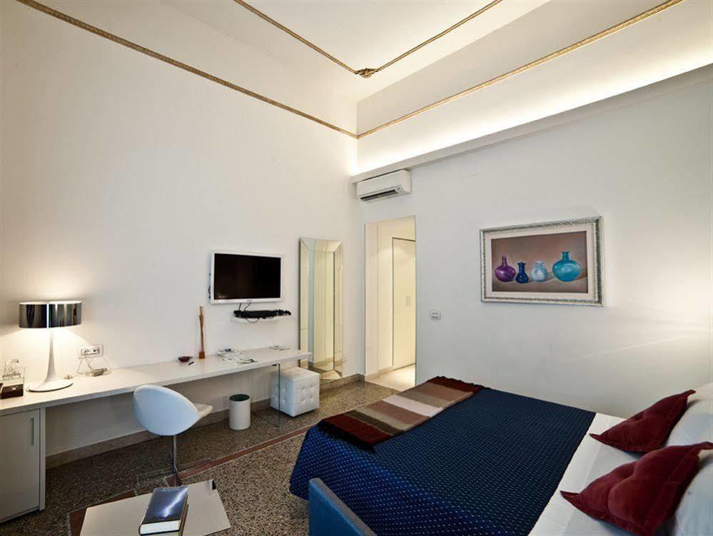 Town House Cavour Bed & Breakfast เรจโจ ดี คาลาเบีย ภายนอก รูปภาพ