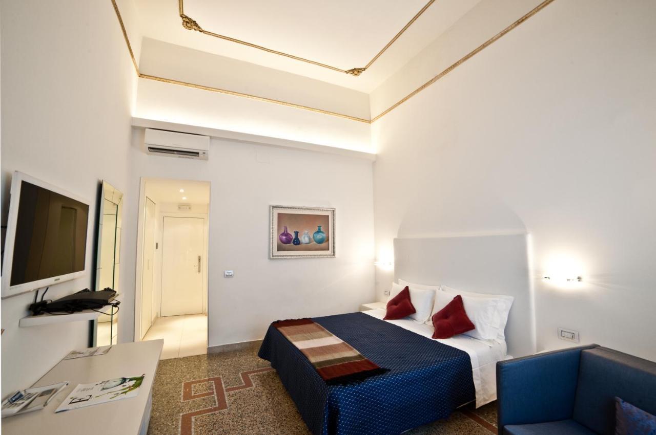 Town House Cavour Bed & Breakfast เรจโจ ดี คาลาเบีย ห้อง รูปภาพ