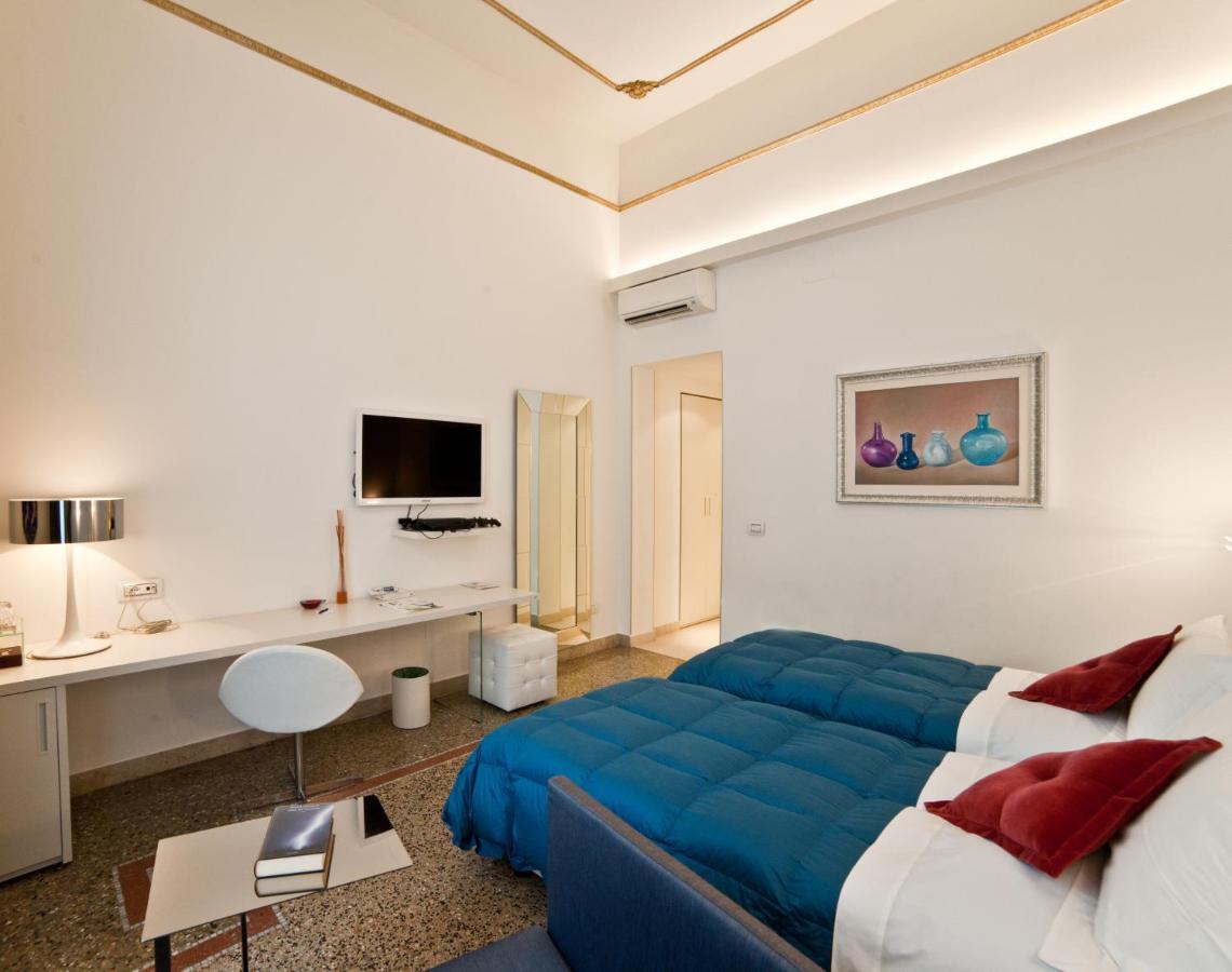 Town House Cavour Bed & Breakfast เรจโจ ดี คาลาเบีย ห้อง รูปภาพ
